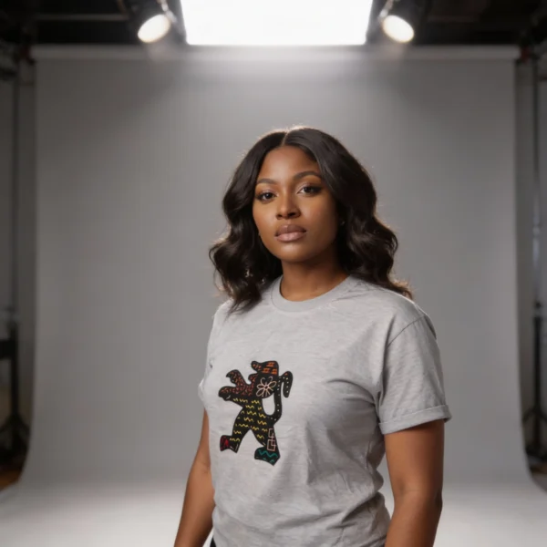 Unisex crewneck t-shirt with African print - grey lion