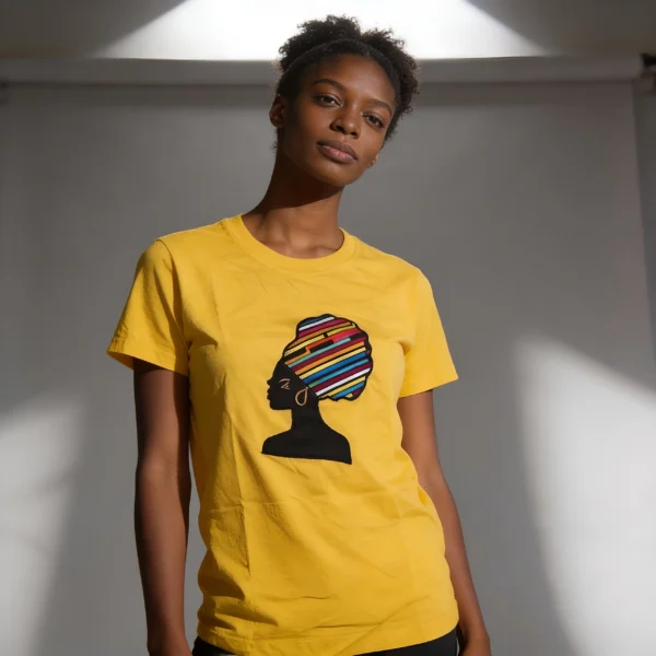 Unisex crewneck t-shirt with African print - yellow queen