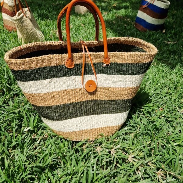 Natural sisal basket bag