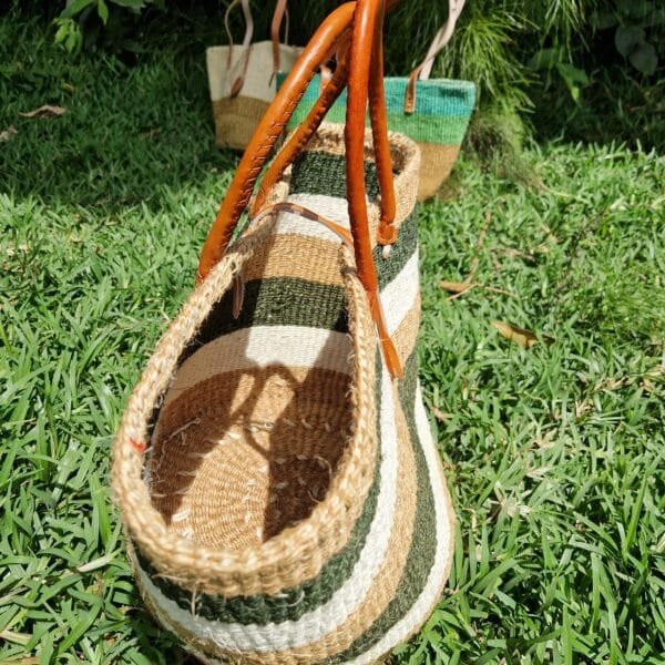 Natural sisal basket bag