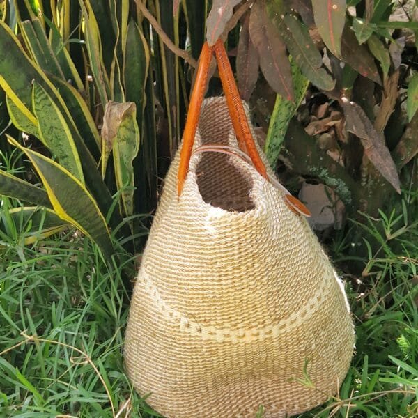 Natural sisal basket bag