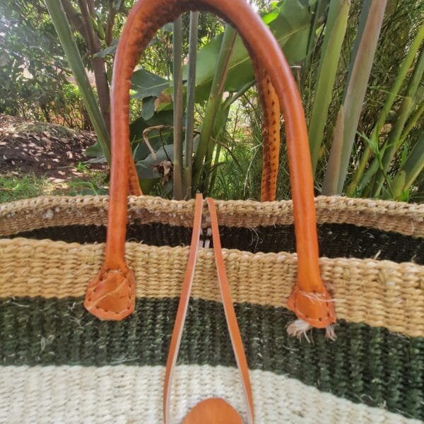 Natural sisal basket bag