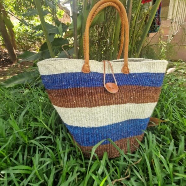 Natural sisal basket bag
